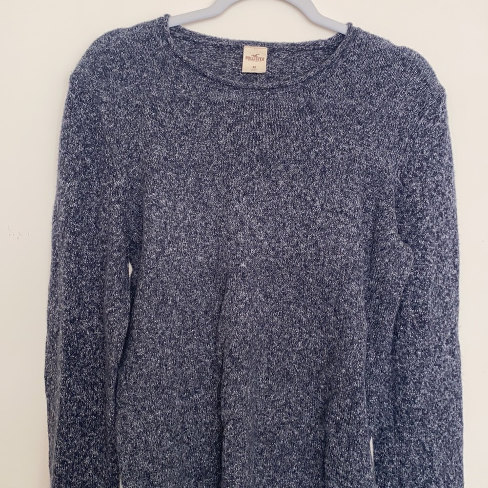 Women’s Hollister Blue Scoop Neck Sweater - Picture 2 of 5